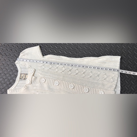 Women’s short sleeve button up sweater size medium - Picture 6 of 6